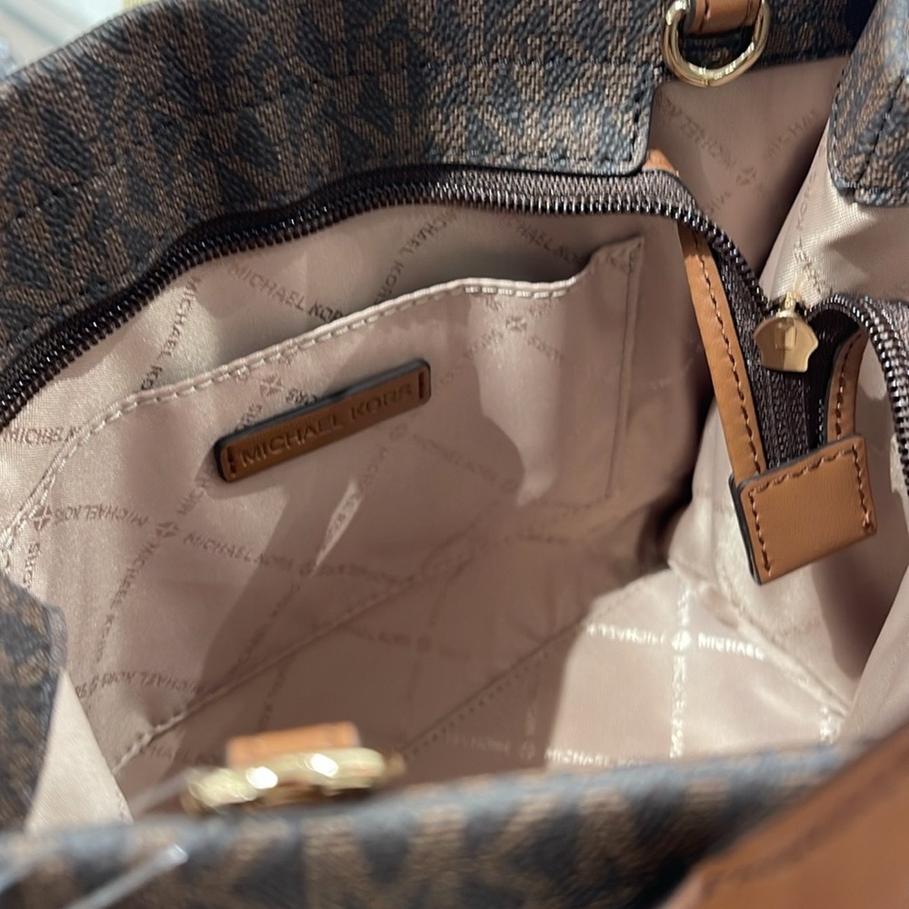 Michael Kors Mirella Small Signature Logo Crossbody Bag
Brown 
NWT - Picture 11 of 16